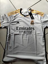 Maillot De Foot Real Madrid Neuf Taille L