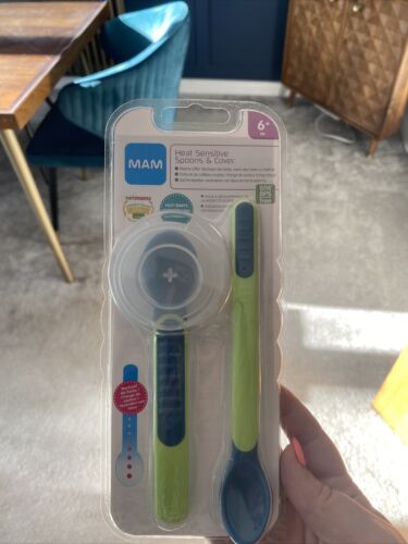 Mam Heat Sensitive Feeding Spoons And Cover, Two Sizes, Colour Change Blue