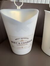 Sceau A Champagne Moet & Chandon Neuf En Plastic / Acrylique Blanc